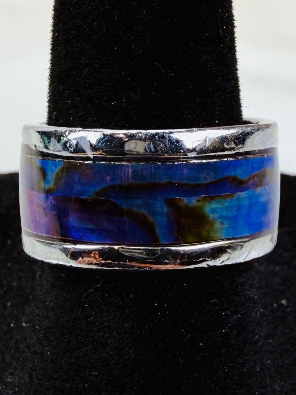 Beautiful vintage Silvertone blue swirl size 6 1/2 band ring